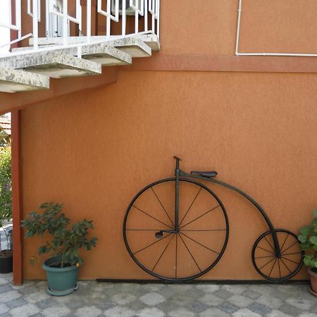 Casa De Khasia Zugdidi ภายนอก รูปภาพ