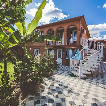 Casa De Khasia Zugdidi ภายนอก รูปภาพ