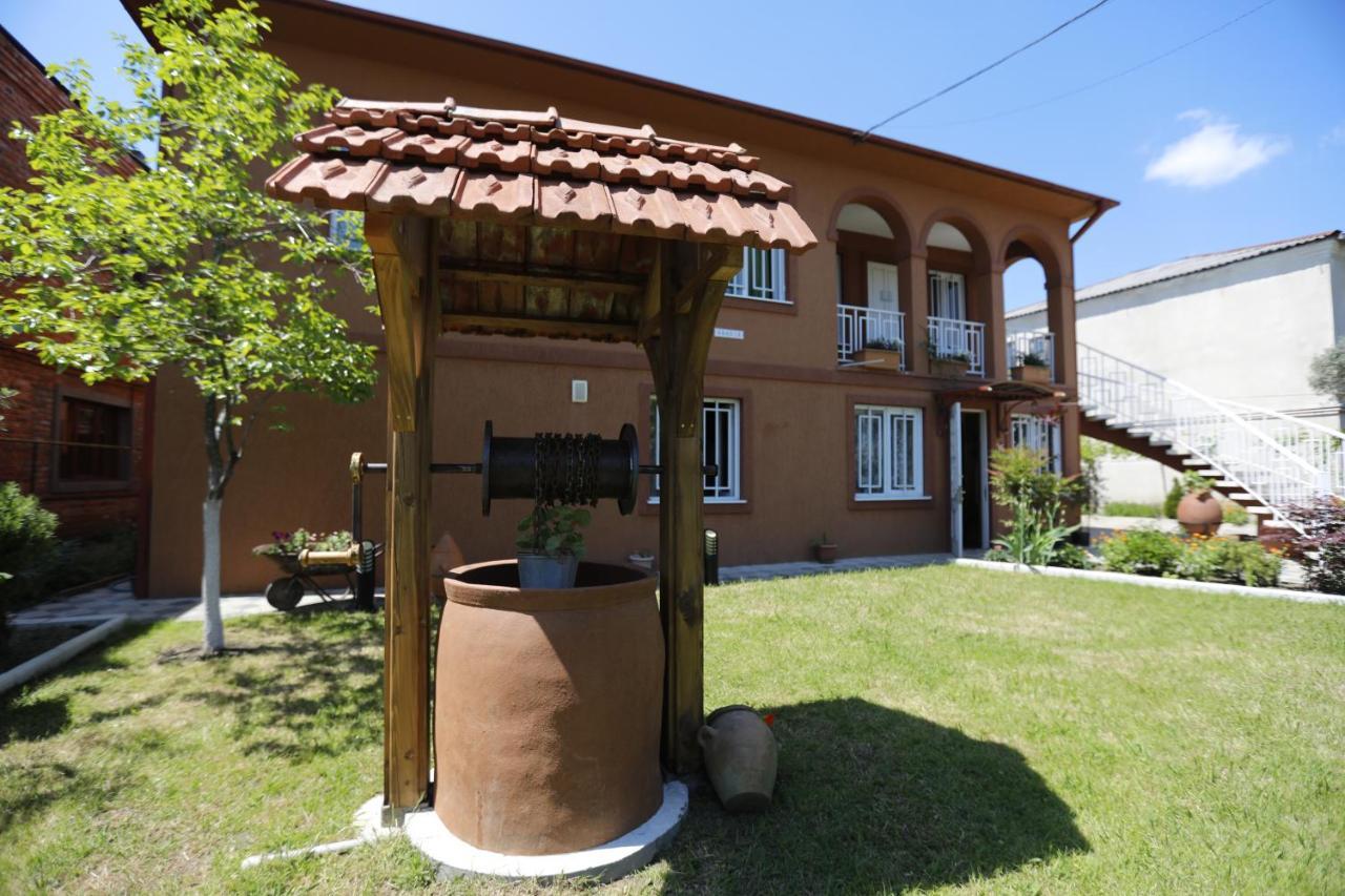 Casa De Khasia Zugdidi ภายนอก รูปภาพ
