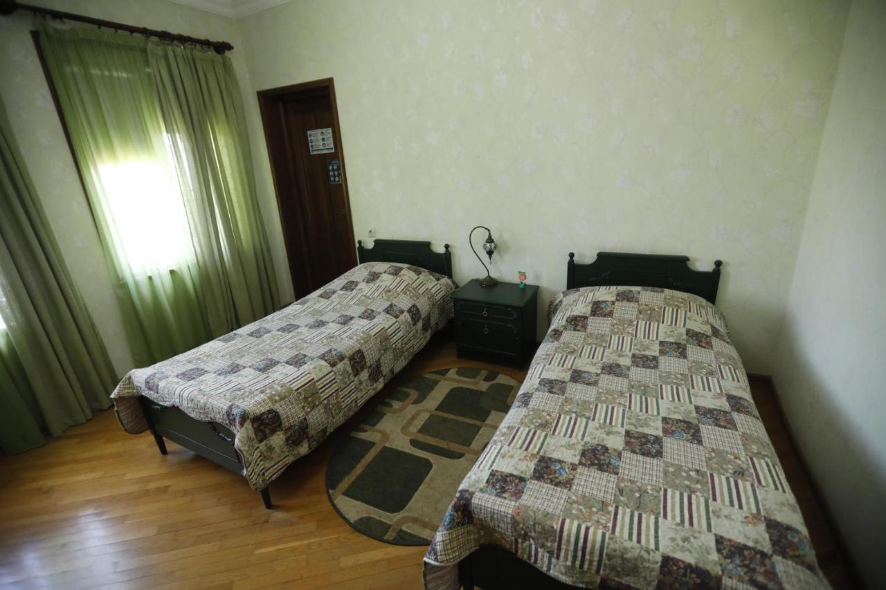 Casa De Khasia Zugdidi ภายนอก รูปภาพ