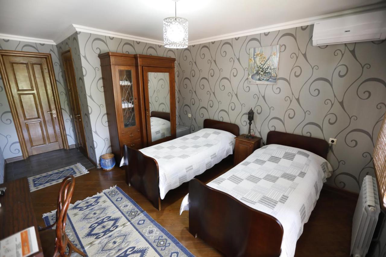Casa De Khasia Zugdidi ภายนอก รูปภาพ