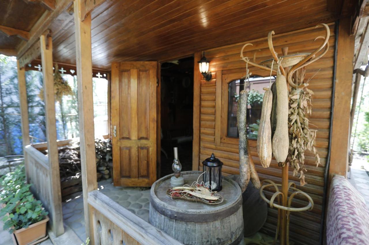 Casa De Khasia Zugdidi ภายนอก รูปภาพ