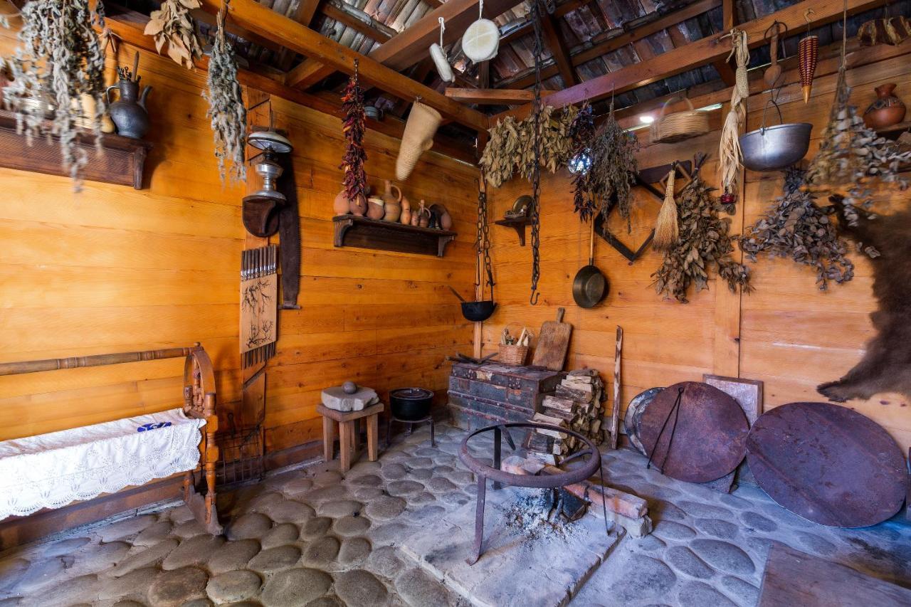 Casa De Khasia Zugdidi ภายนอก รูปภาพ