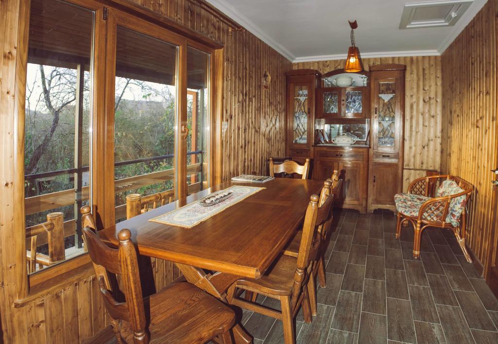 Casa De Khasia Zugdidi ภายนอก รูปภาพ