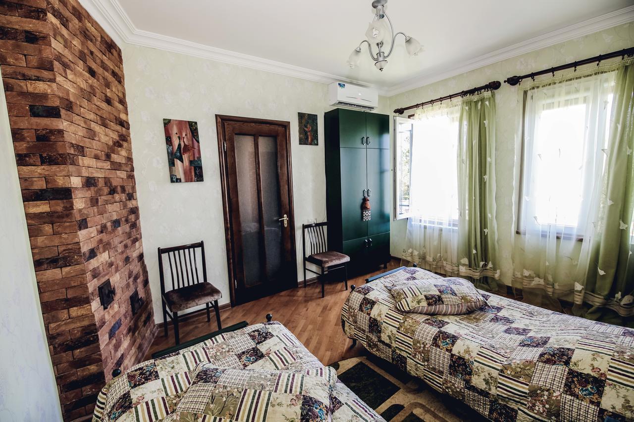 Casa De Khasia Zugdidi ภายนอก รูปภาพ